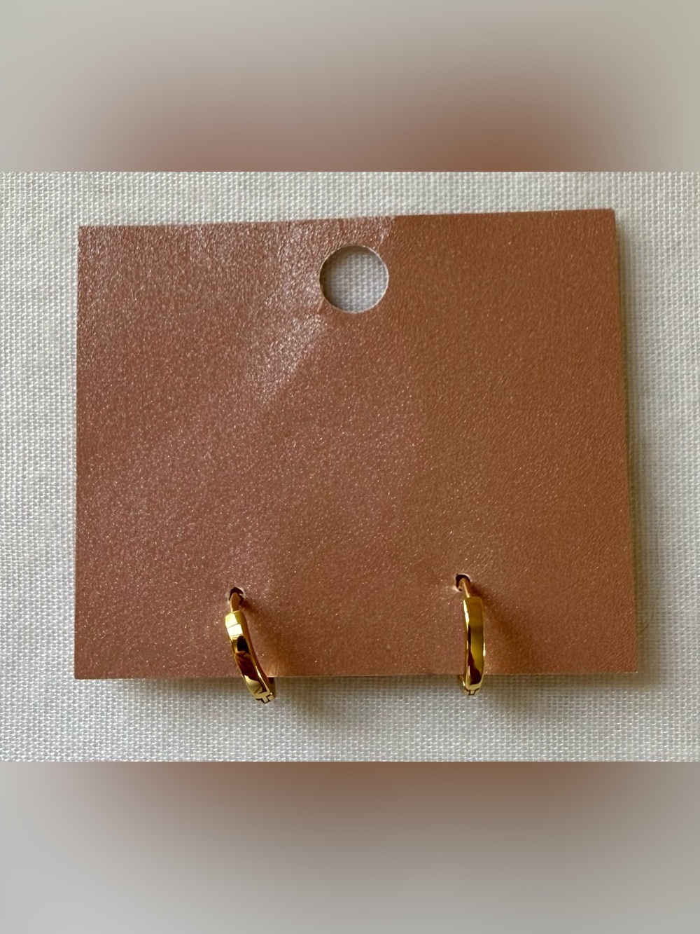 Mauve Jewelry Gold Huggie Hoop Earrings | Diamond Dainty Hoops NWT - Picture 4 of 4
